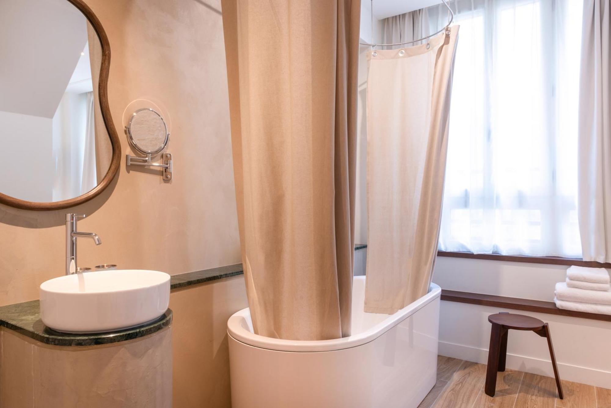 Le Lampika Hotel Paris Bilik gambar